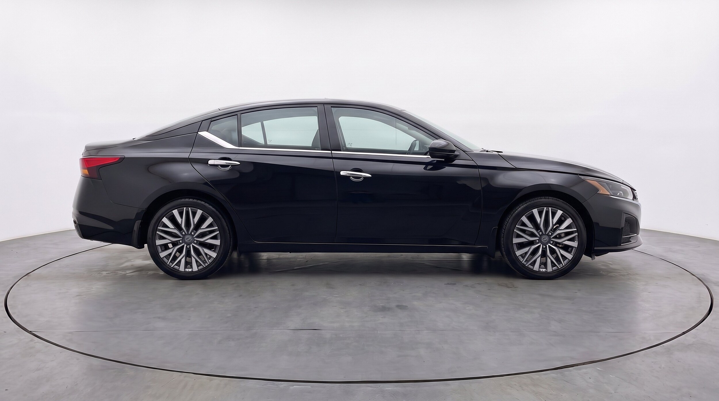 Thumbnail: 2025 Nissan Altima - 11