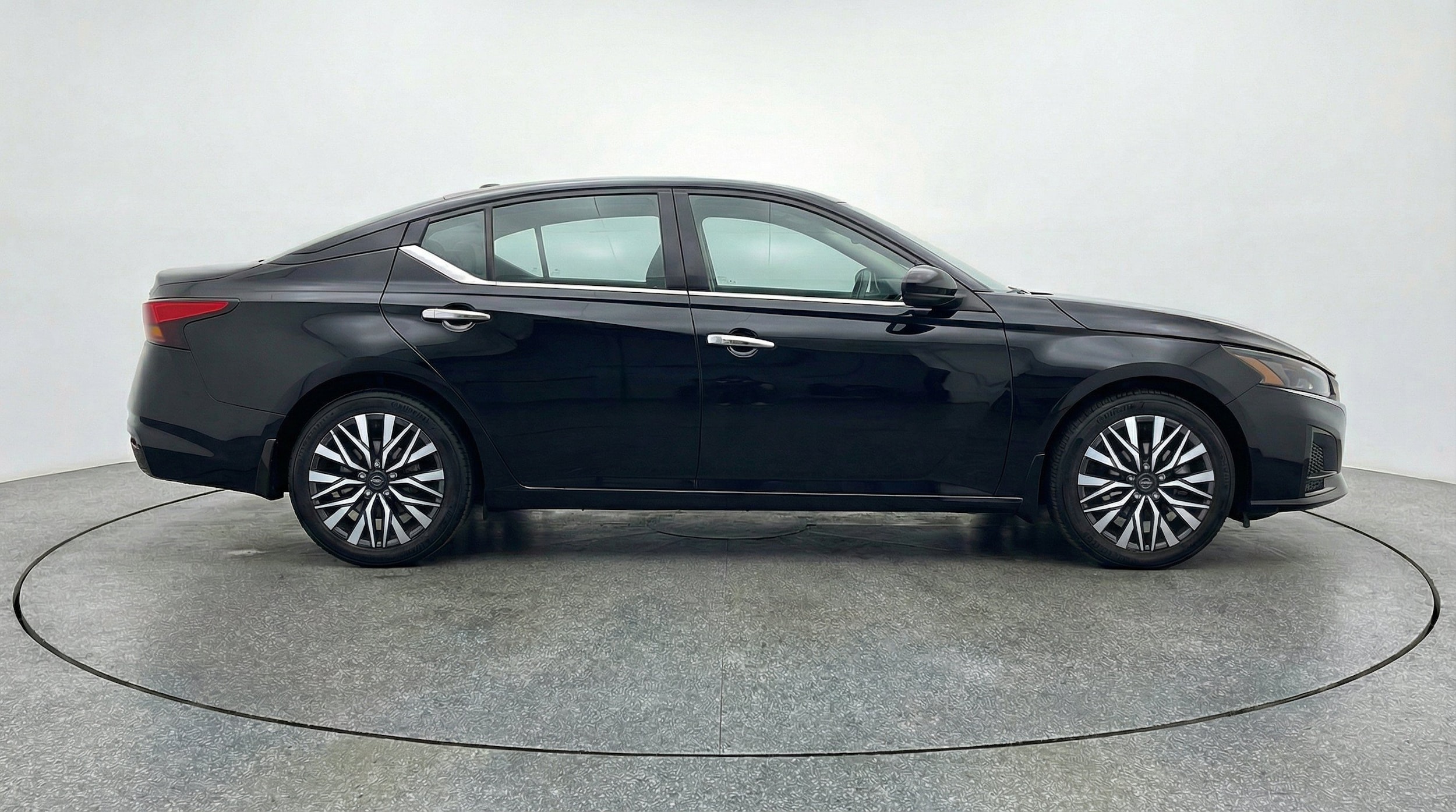 Thumbnail: 2025 Nissan Altima - 10