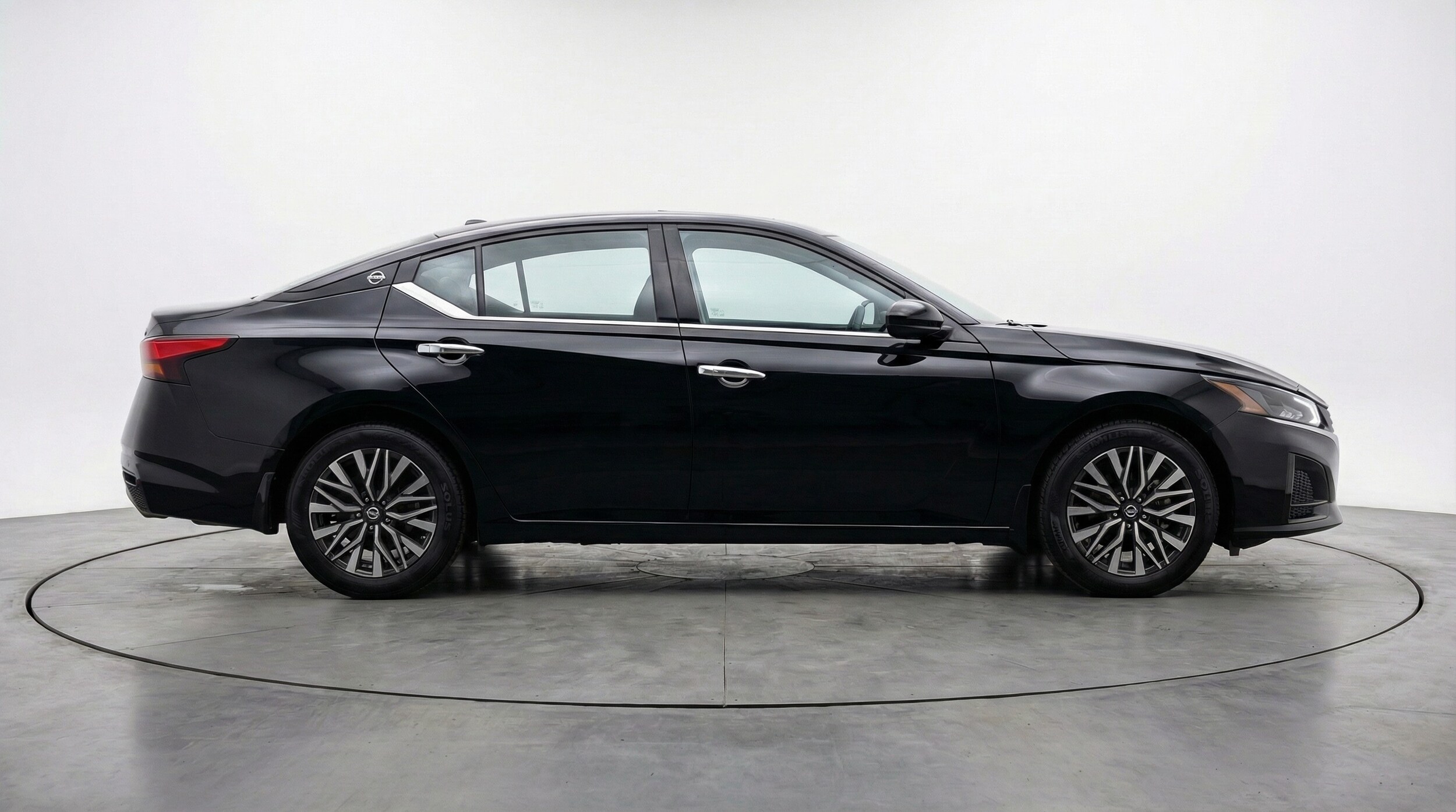Thumbnail: 2025 Nissan Altima - 8