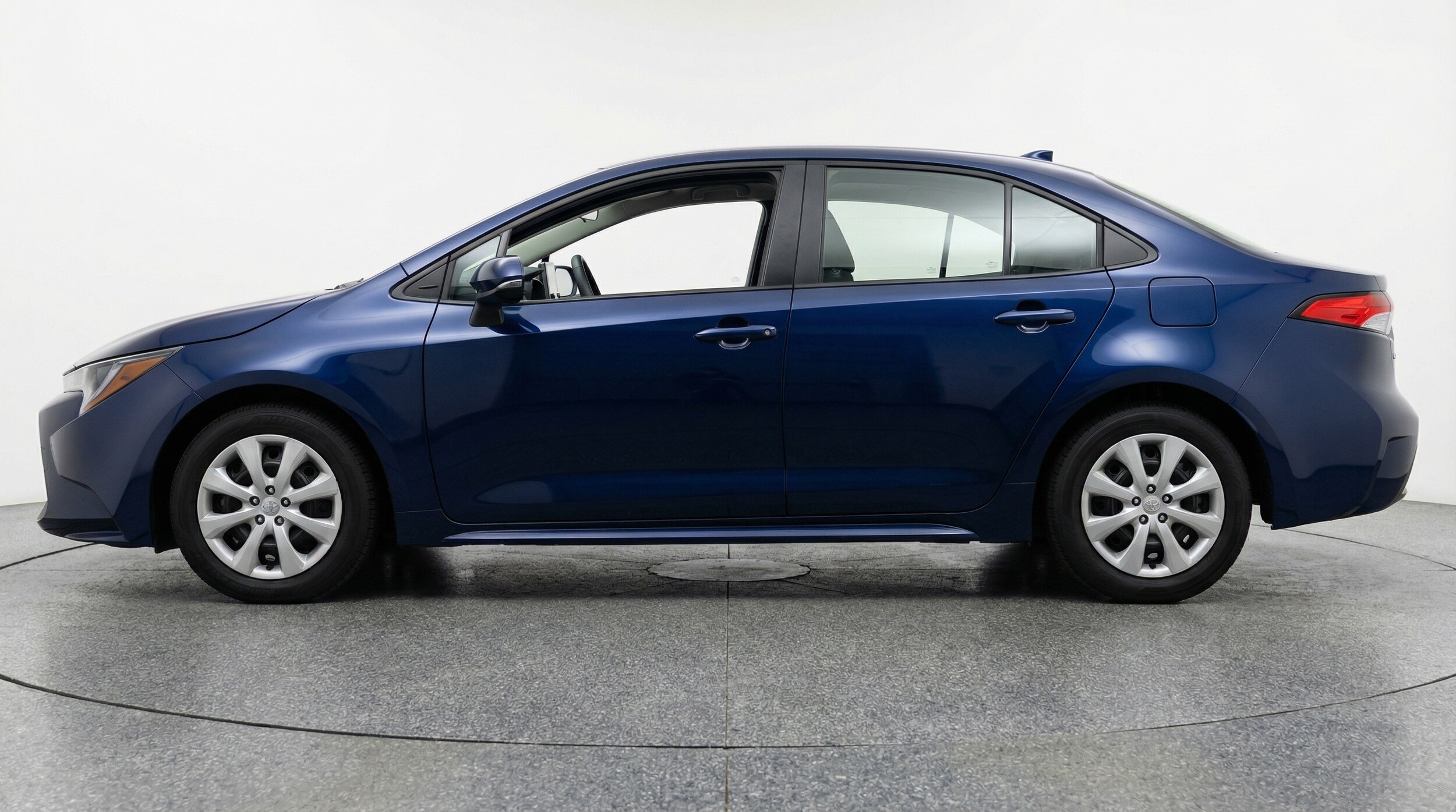 Thumbnail: 2025 Toyota Corolla - 4