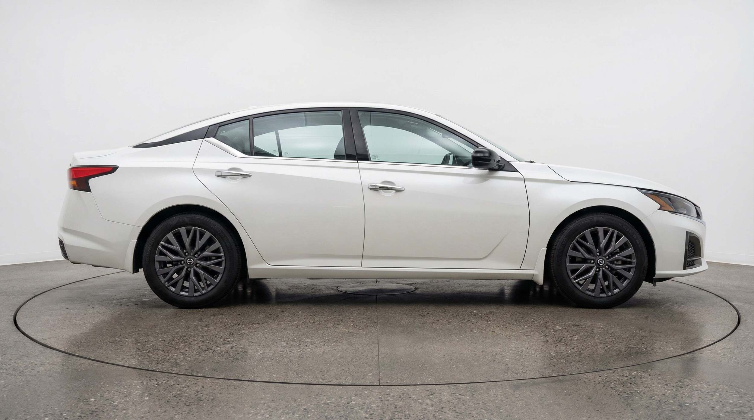 Thumbnail: 2025 Nissan Altima - 8