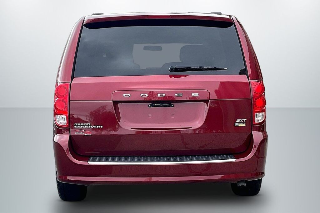 Used 2015 Dodge Grand Caravan SXT Minivan/Van