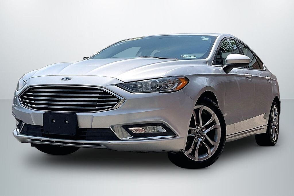 Used 2017 Ford Fusion SE Sedan