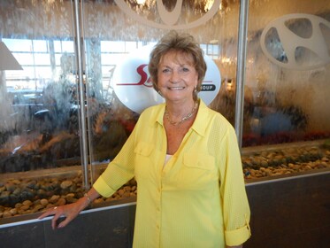 Staff member Bonnie Nesbitt from 350e366b7576