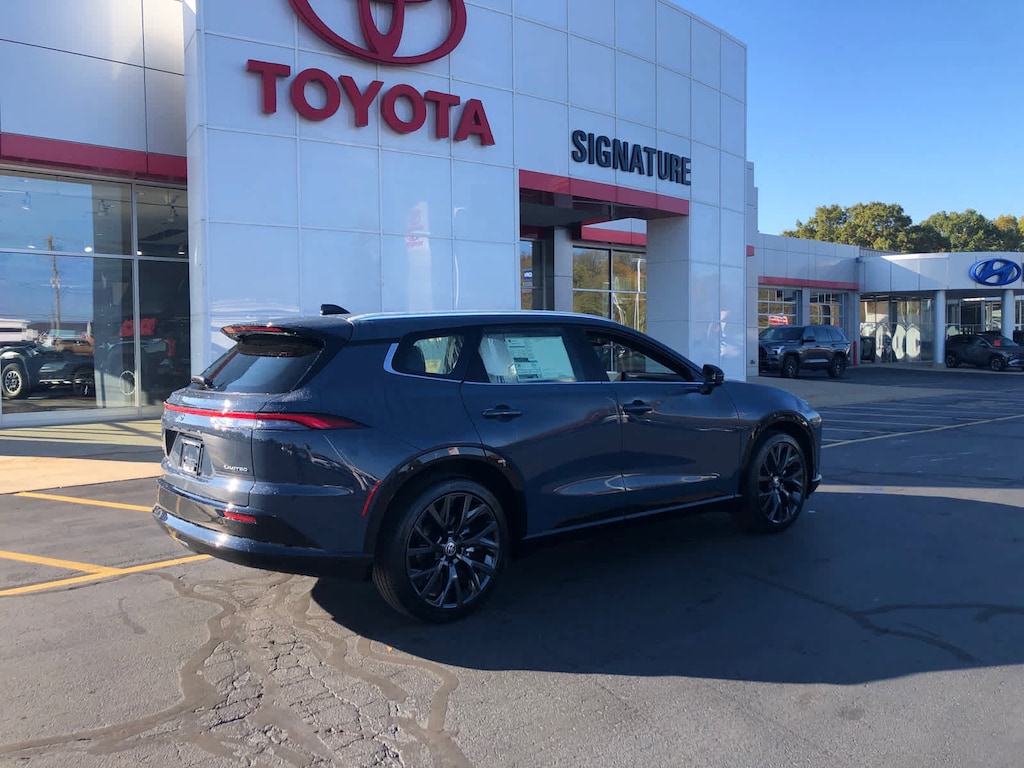 New 2025 Toyota Crown Signia Limited LIMITED