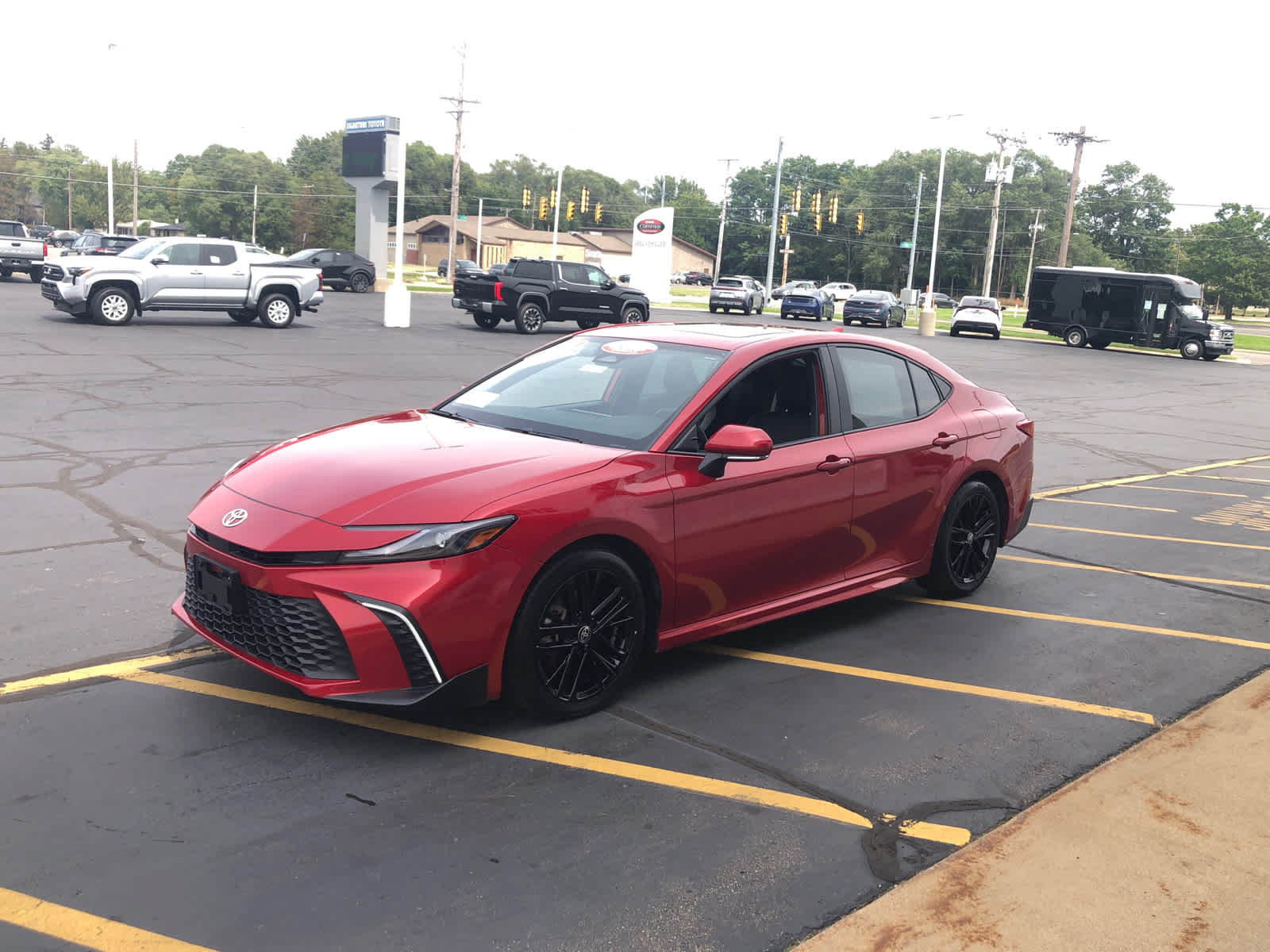 2025 Toyota Camry SE Car