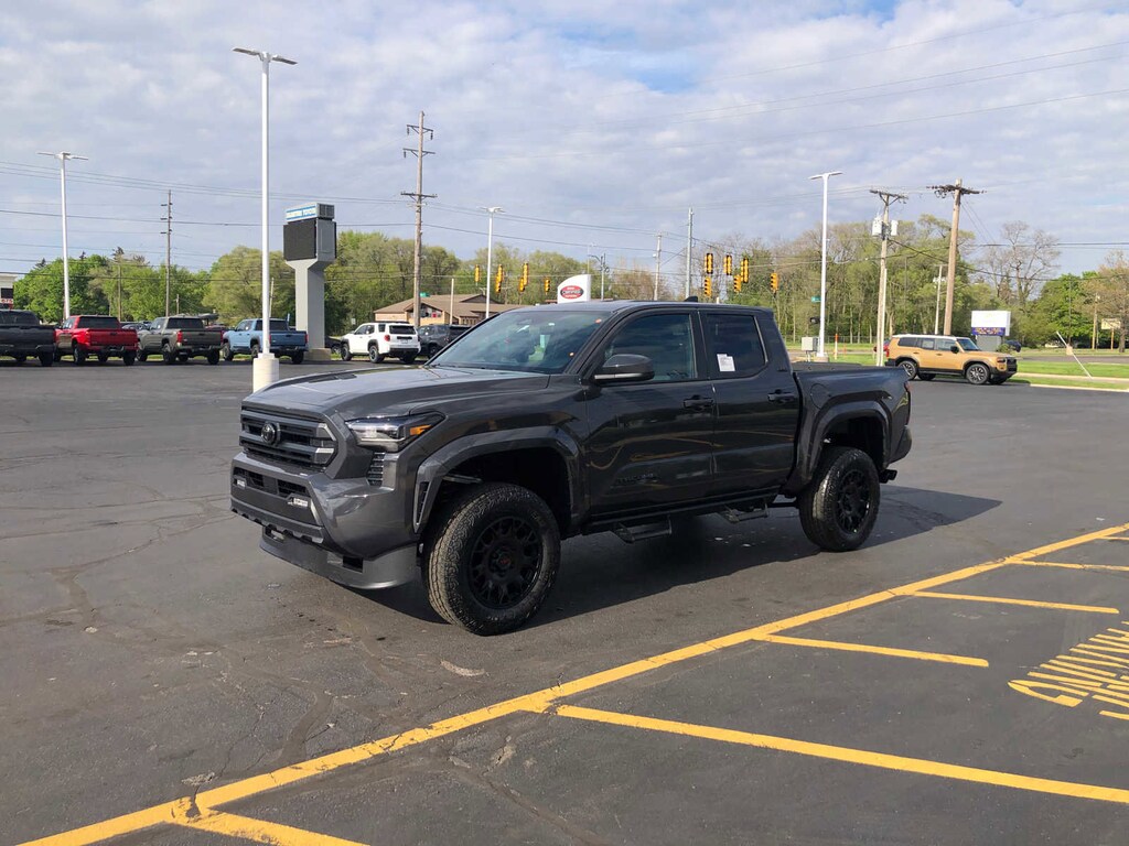 New 2026 Toyota Tacoma SR5 4X4 DOUBLE CAB