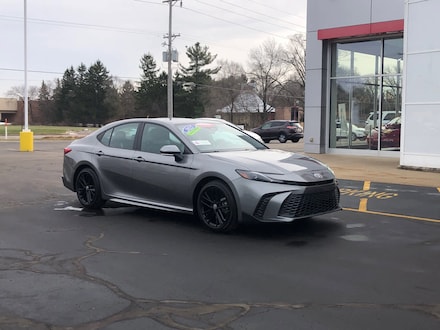 2025 Toyota Camry SE Car