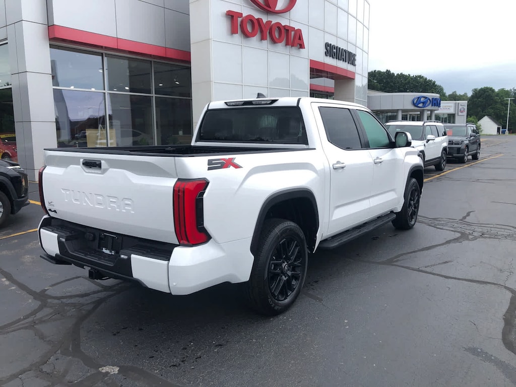 New 2026 Toyota Tundra SR5 SR5 CREWMAX 5.5