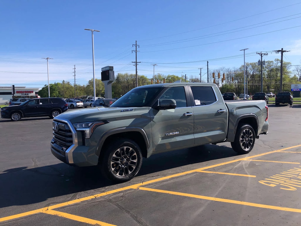 New 2025 Toyota Tundra i-FORCE MAX Limited LIMITED CREWMAX 5.5
