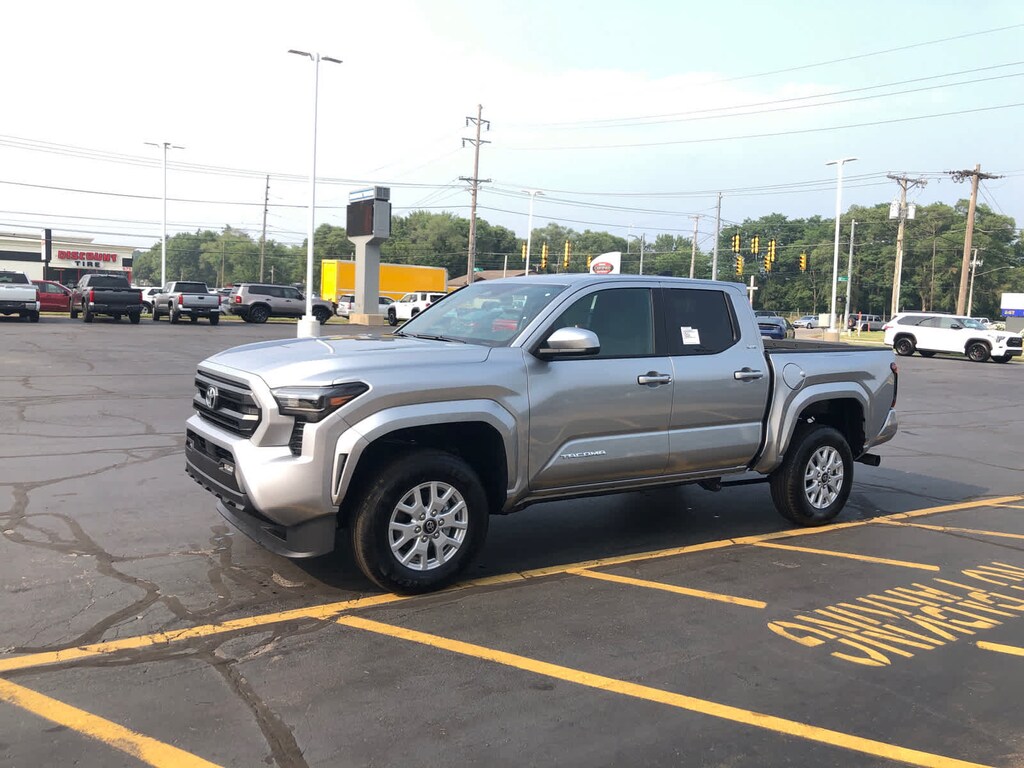 New 2026 Toyota Tacoma SR5 4X4 DOUBLE CAB