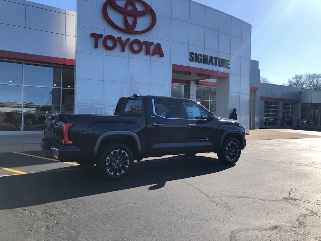 New 2025 Toyota Tundra i-FORCE MAX Limited LIMITED CREWMAX 5.5