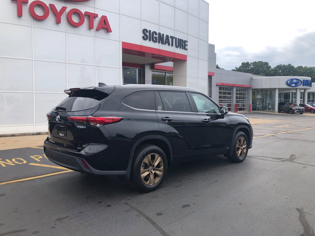 Used 2023 Toyota Highlander Hybrid Bronze Edition Sport Utility