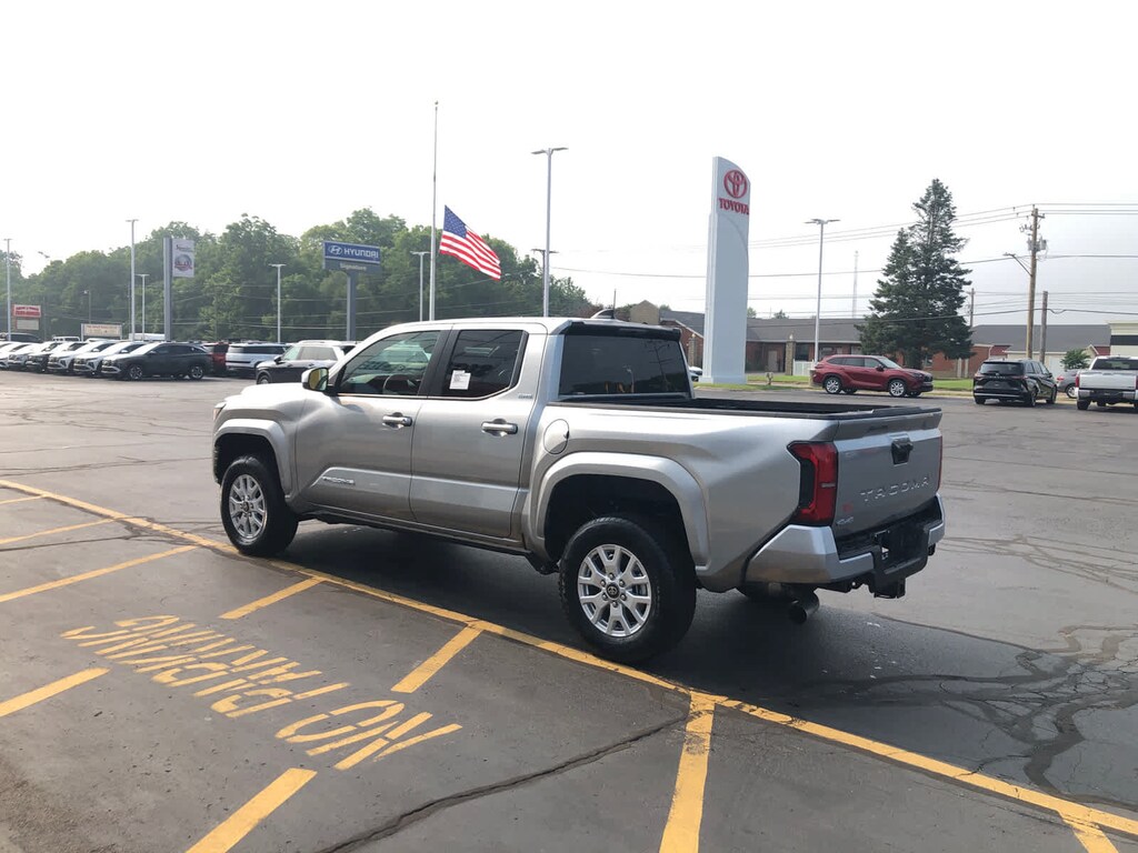 New 2026 Toyota Tacoma SR5 4X4 DOUBLE CAB