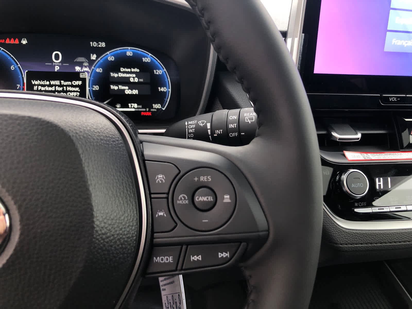 2026 Toyota Corolla Cross XLE - Photo 9