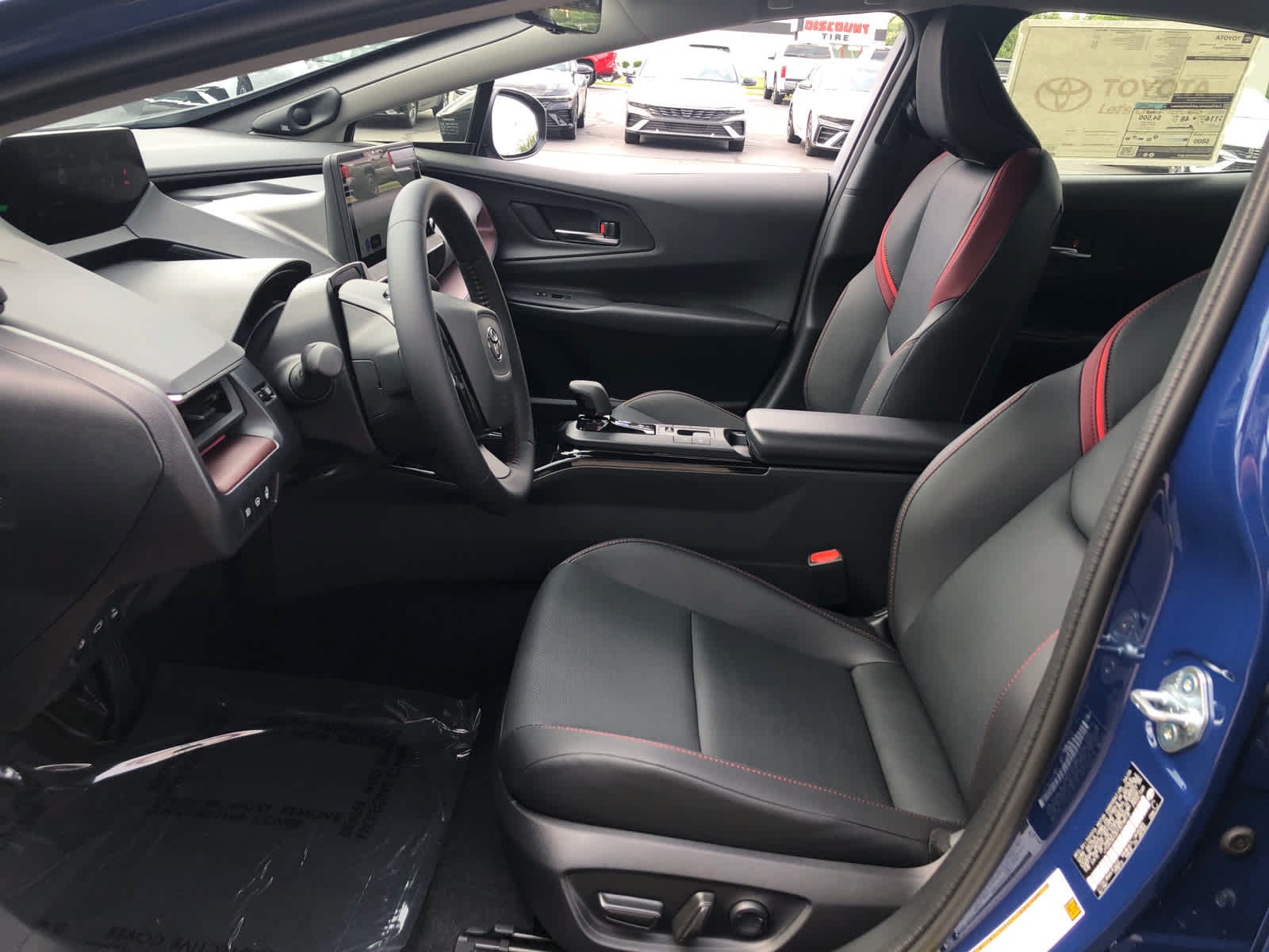 2026 Toyota Prius Plug-in Hybrid XSE Premium - Photo 7
