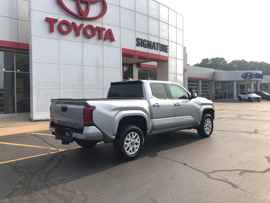 New 2026 Toyota Tacoma SR5 4X4 DOUBLE CAB