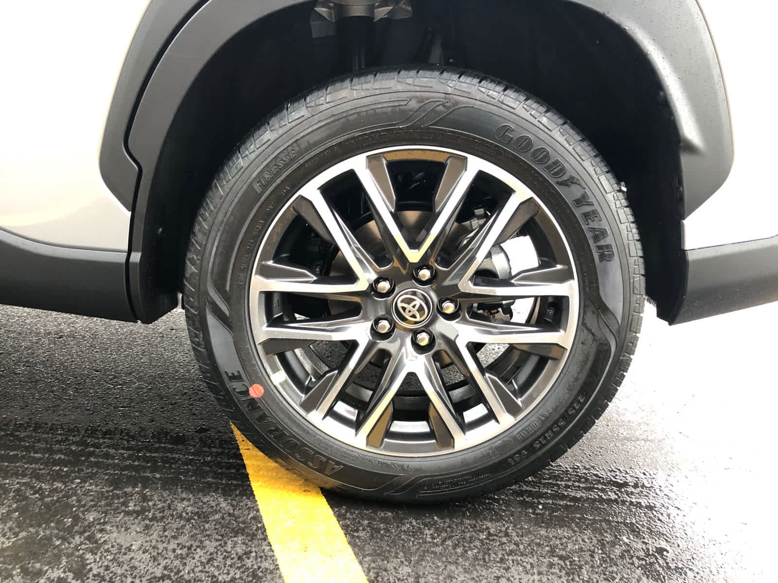 2026 Toyota Corolla Cross XLE - Photo 18