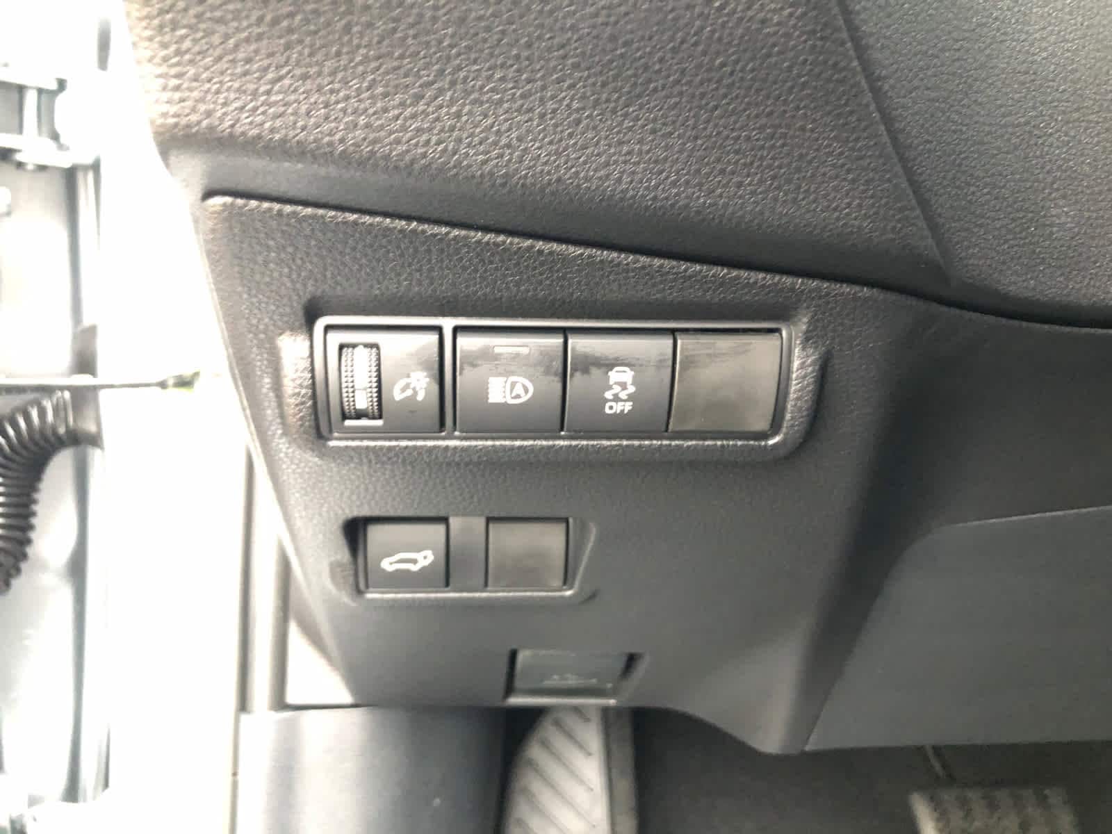 2026 Toyota Corolla Cross XLE - Photo 10