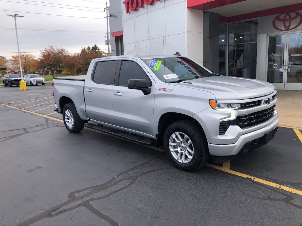 Used 2022 Chevrolet Silverado 1500 RST 4WD Crew Cab 147 Truck