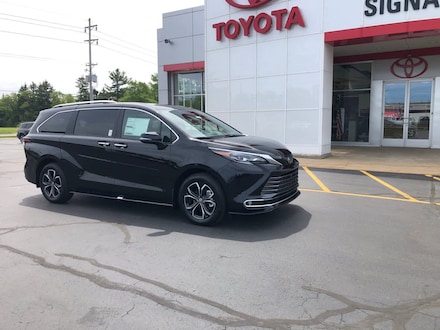 2026 Toyota Sienna Platinum 7 PASSENGER