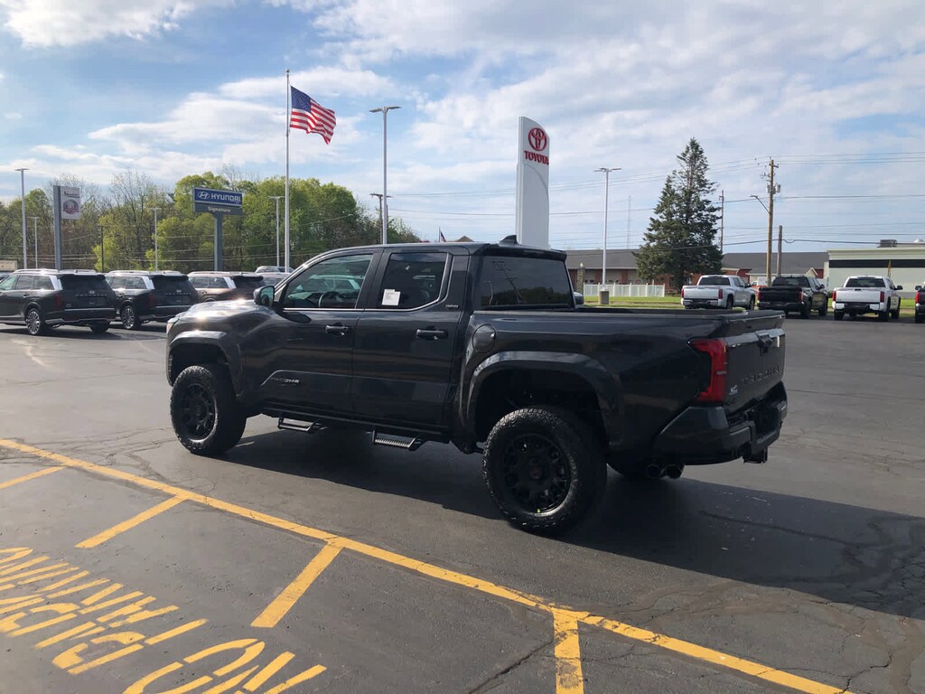 New 2026 Toyota Tacoma SR5 4X4 DOUBLE CAB