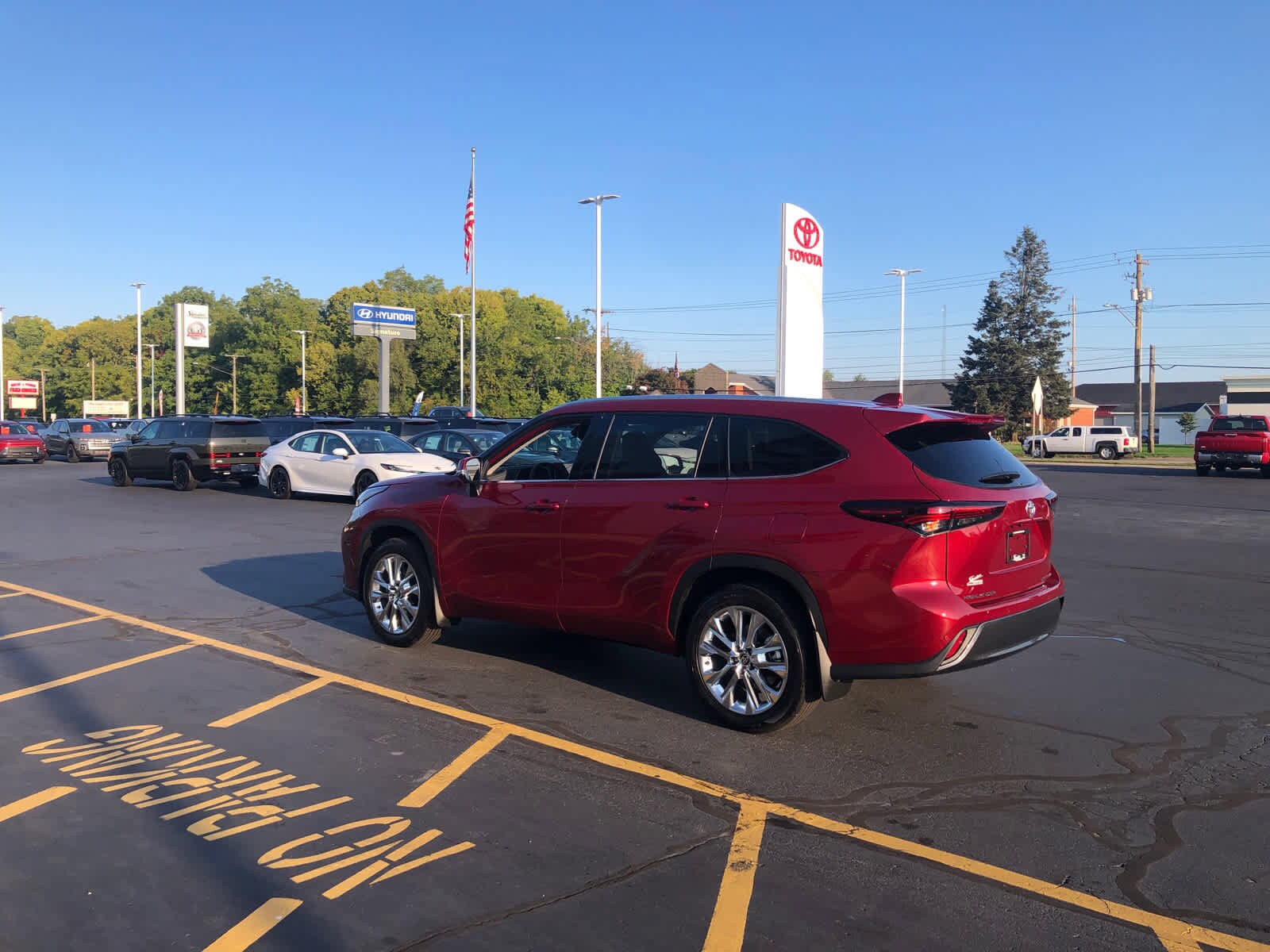 2025 Toyota Highlander Limited photo 3