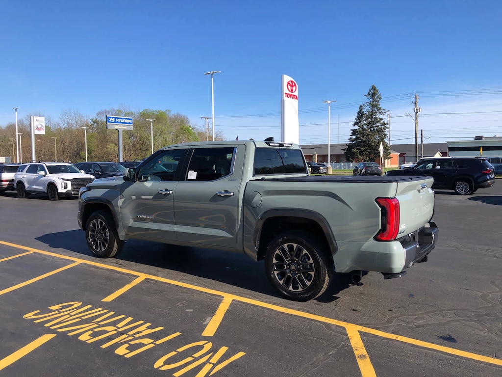 New 2025 Toyota Tundra i-FORCE MAX Limited LIMITED CREWMAX 5.5