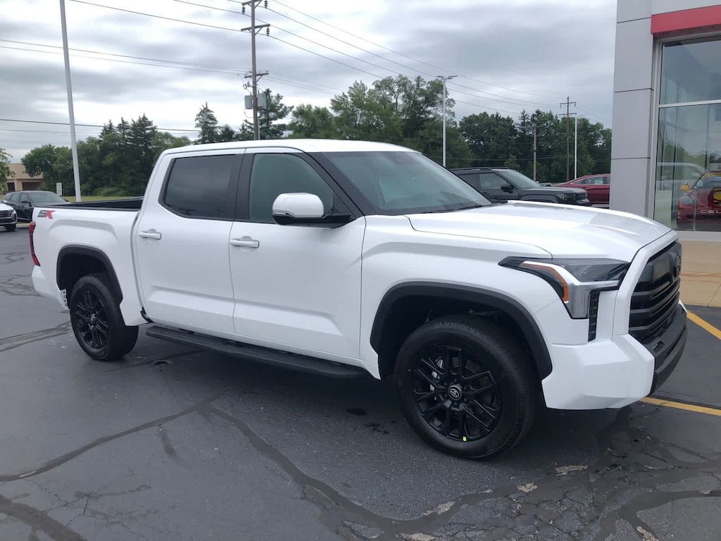 New 2026 Toyota Tundra SR5 SR5 CREWMAX 5.5