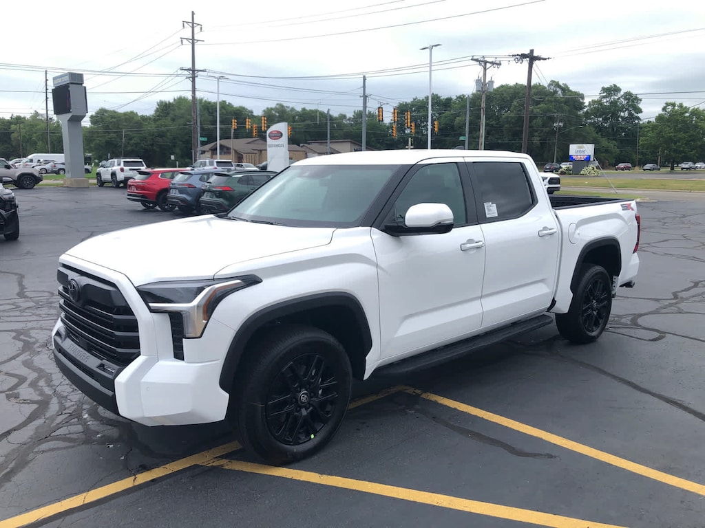 New 2026 Toyota Tundra SR5 SR5 CREWMAX 5.5
