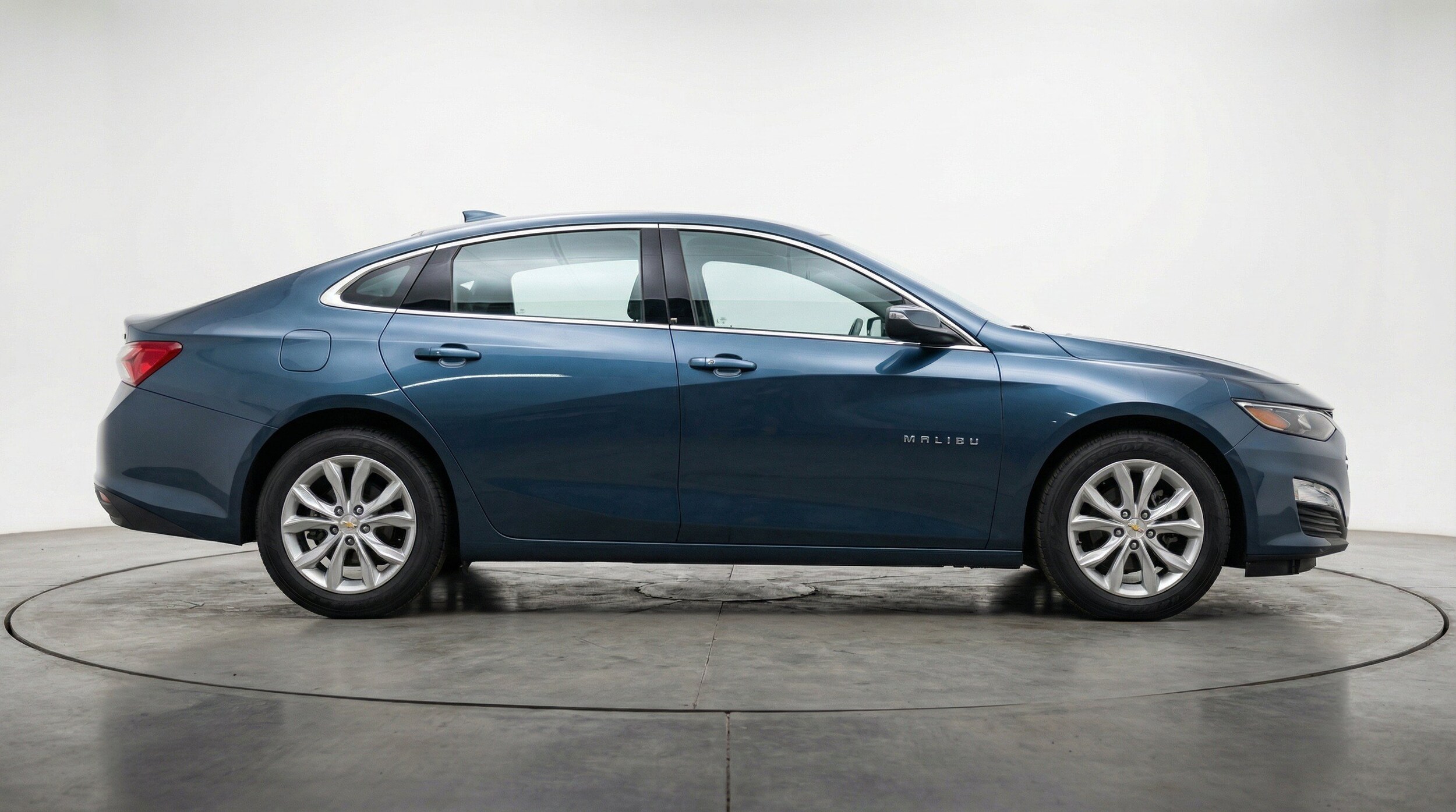 Thumbnail: 2024 Chevrolet Malibu - 11
