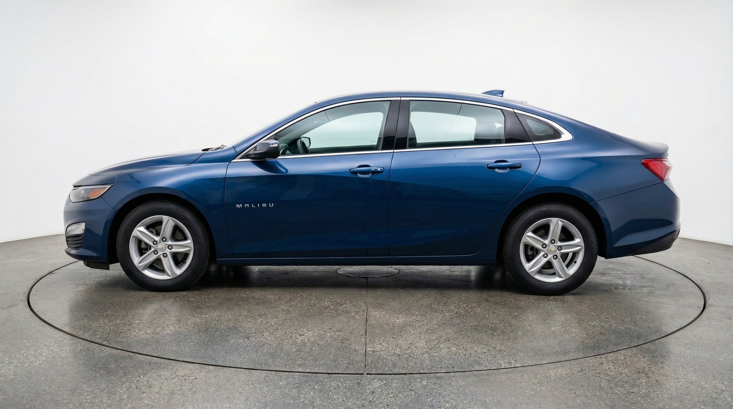 Thumbnail: 2024 Chevrolet Malibu - 5