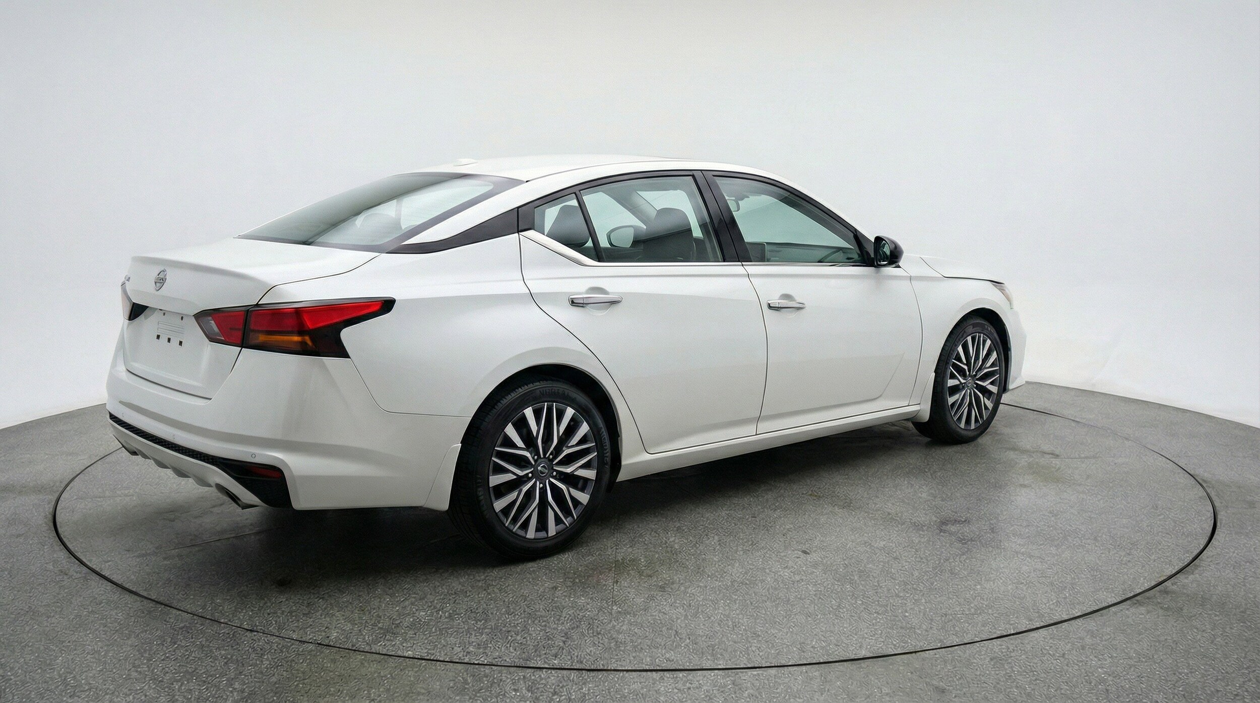 Thumbnail: 2025 Nissan Altima - 9