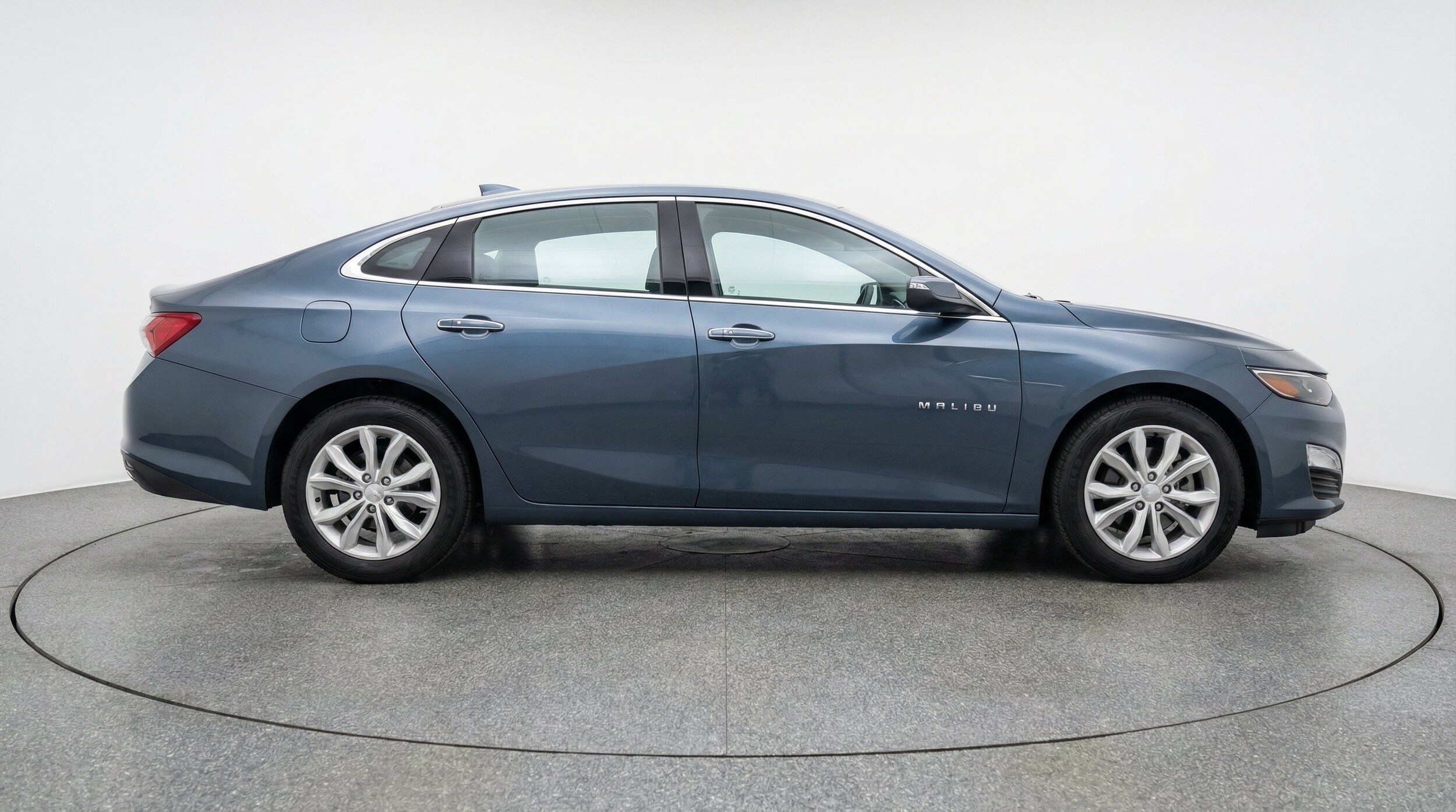 Thumbnail: 2024 Chevrolet Malibu - 11