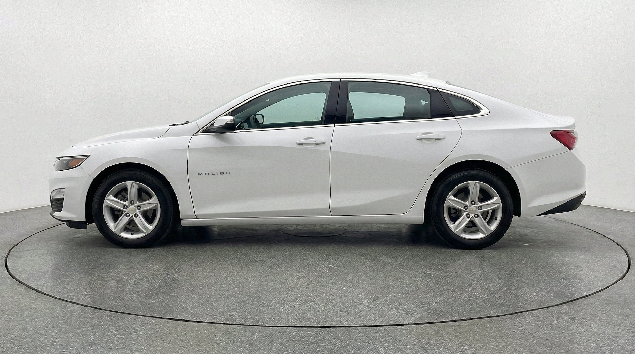 Thumbnail: 2024 Chevrolet Malibu - 5