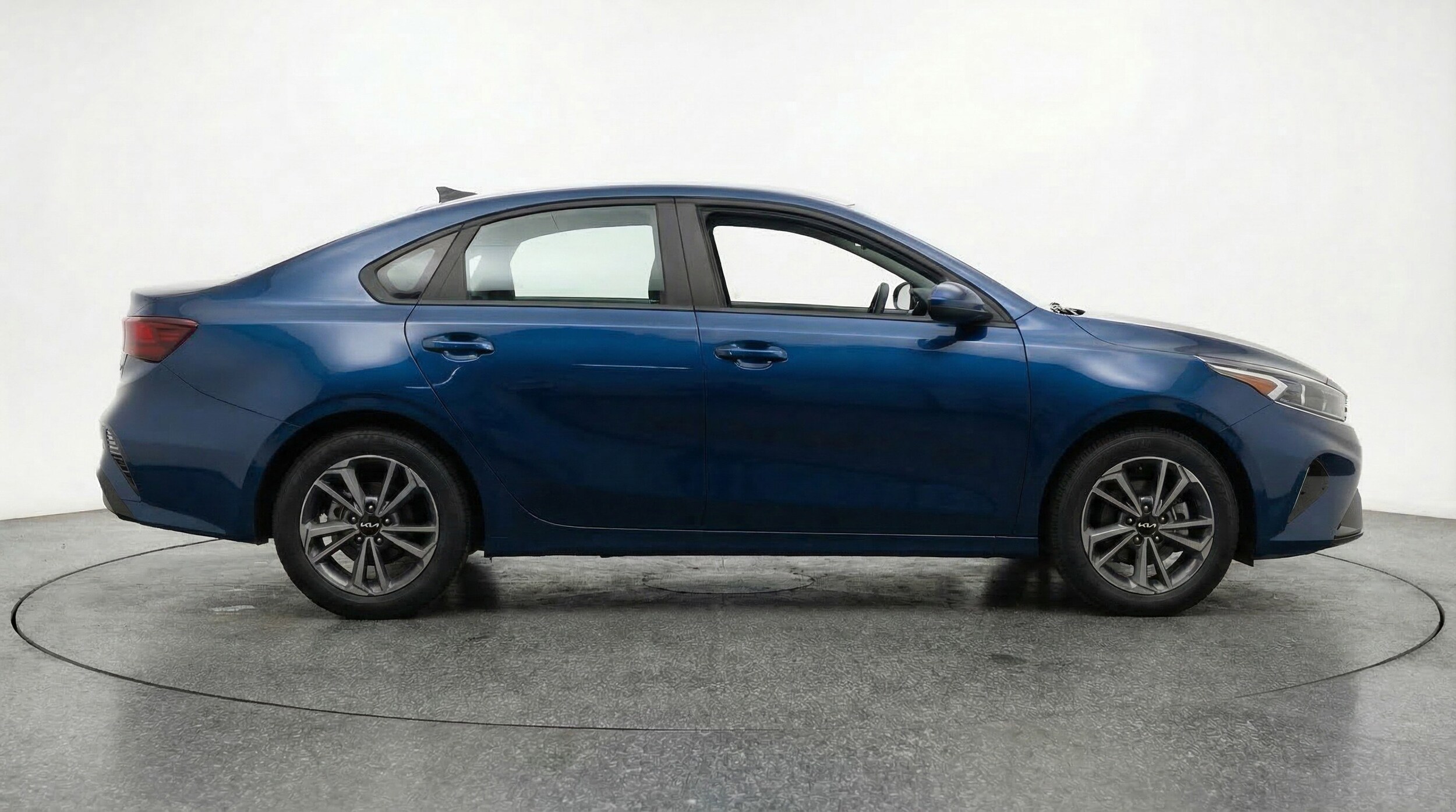 Thumbnail: 2024 Kia Forte - 11