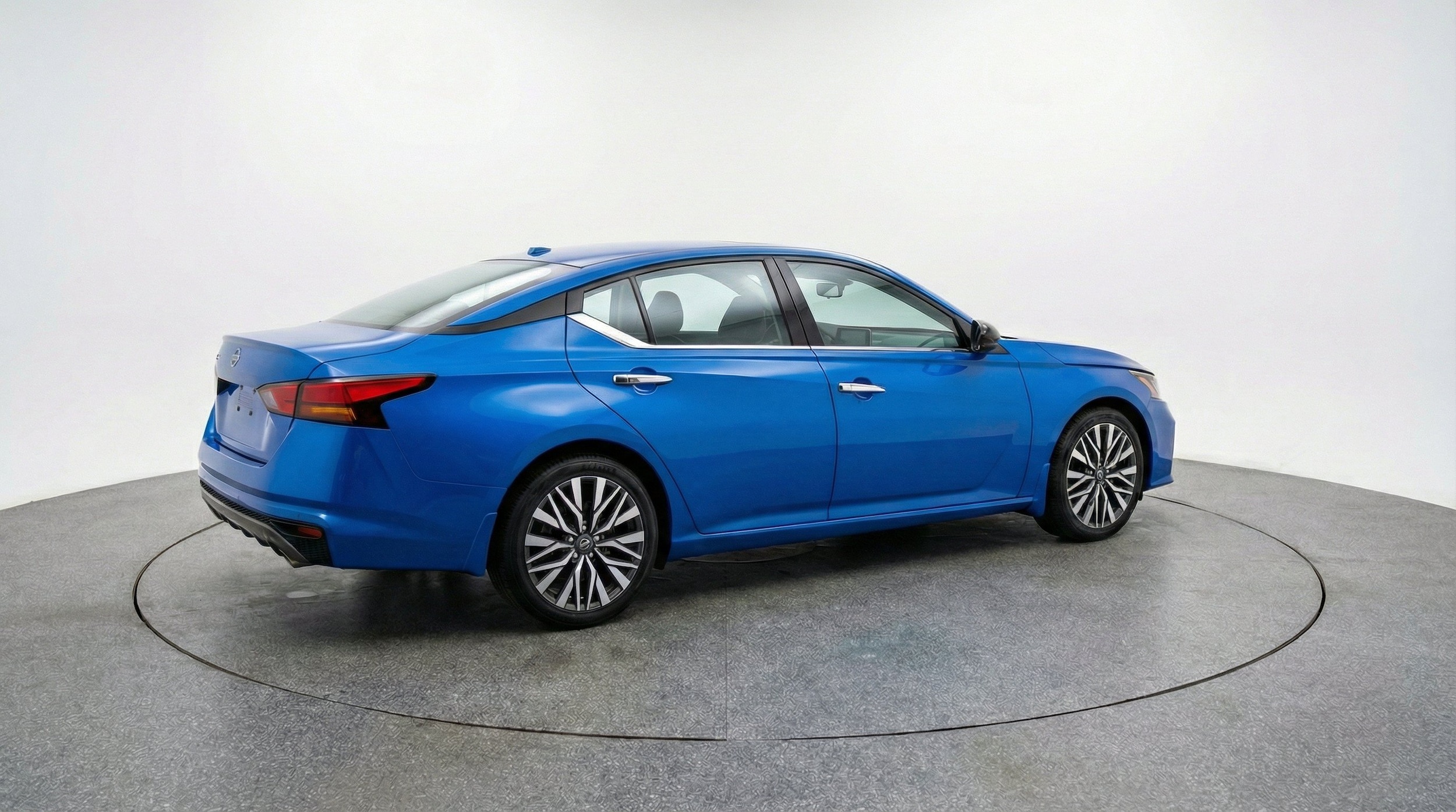 Thumbnail: 2025 Nissan Altima - 9