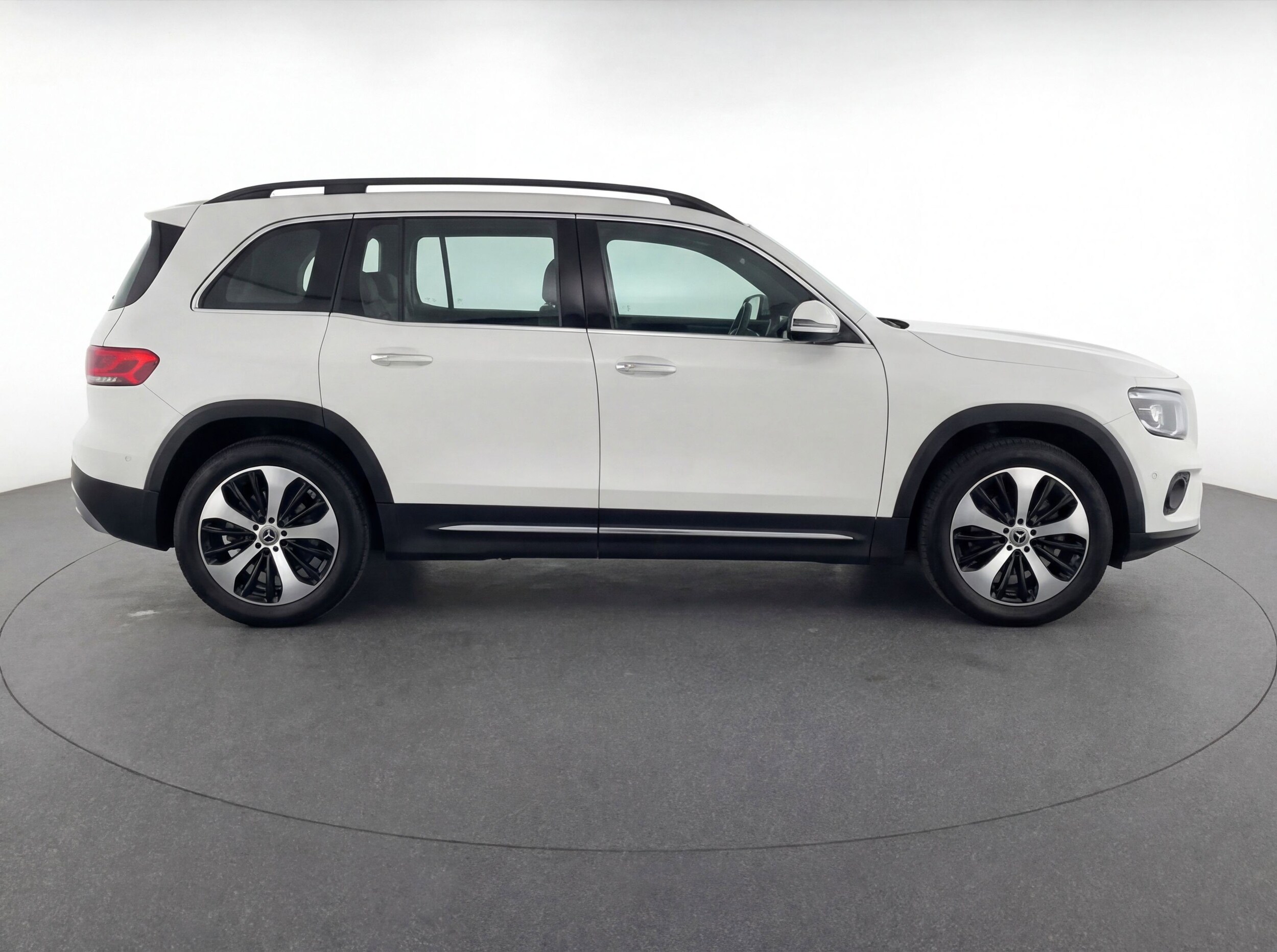 Thumbnail: 2025 Mercedes-Benz GLB - 11