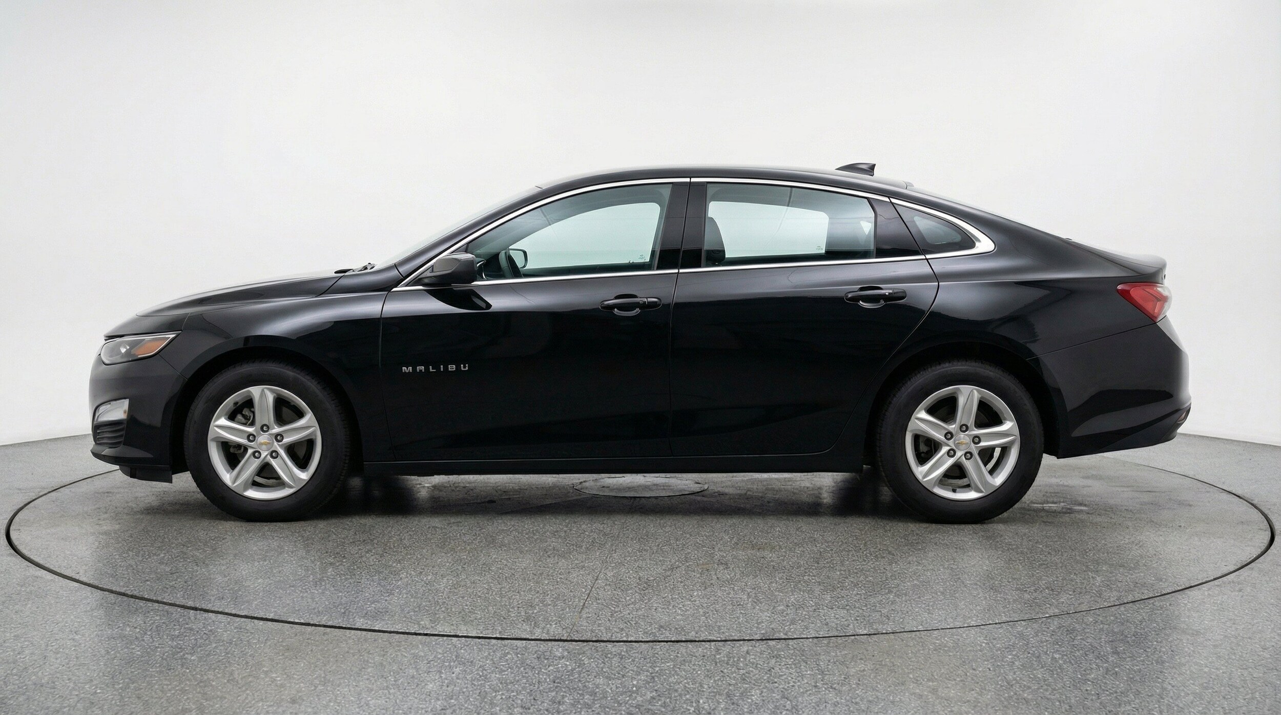 Thumbnail: 2024 Chevrolet Malibu - 5