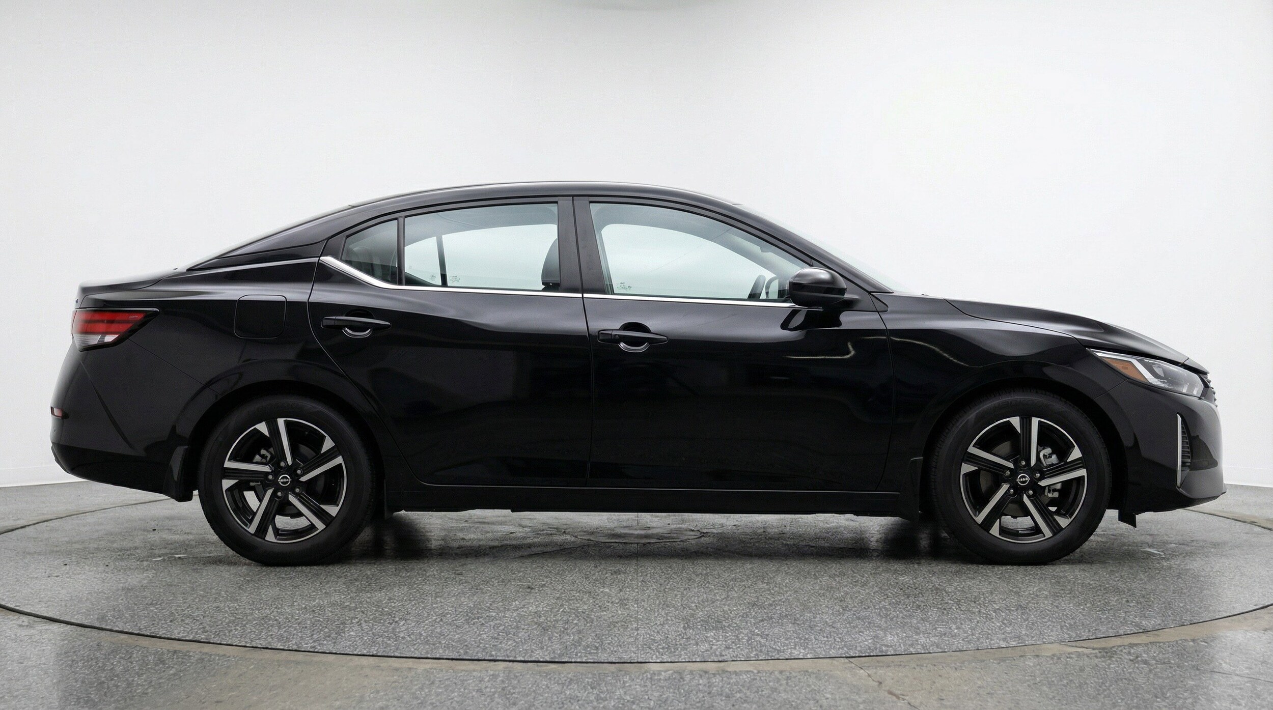 Thumbnail: 2025 Nissan Sentra - 11