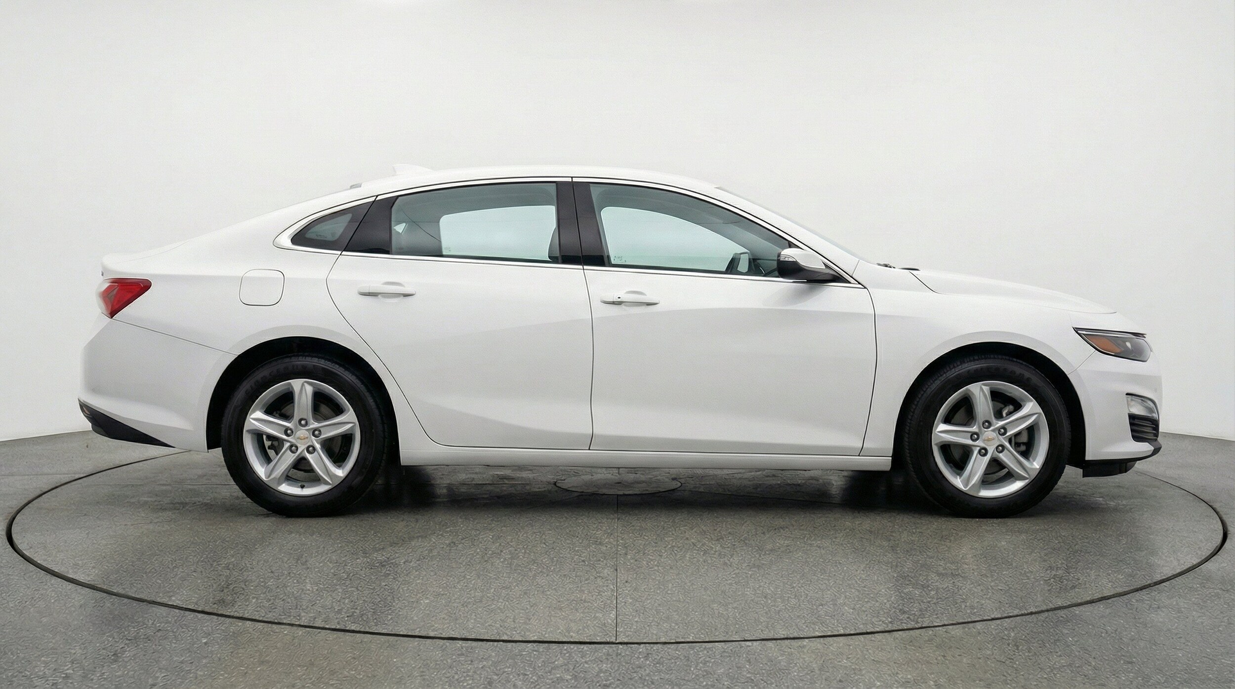 Thumbnail: 2024 Chevrolet Malibu - 11