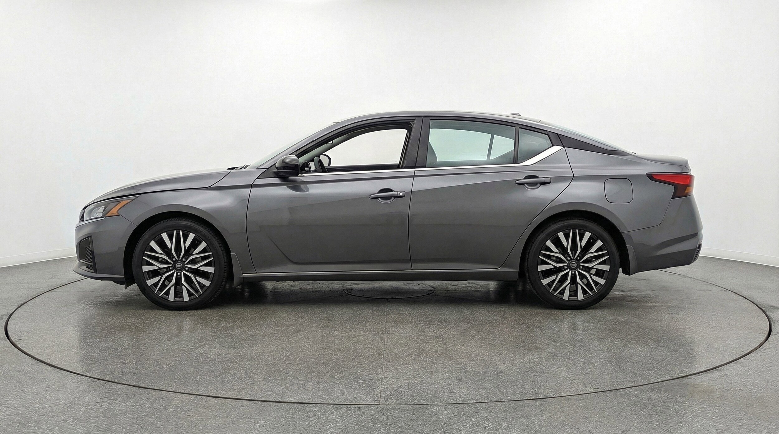 Thumbnail: 2025 Nissan Altima - 5