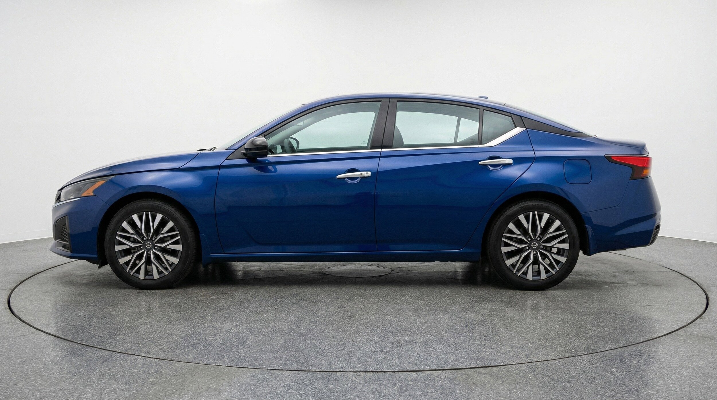 Thumbnail: 2025 Nissan Altima - 5