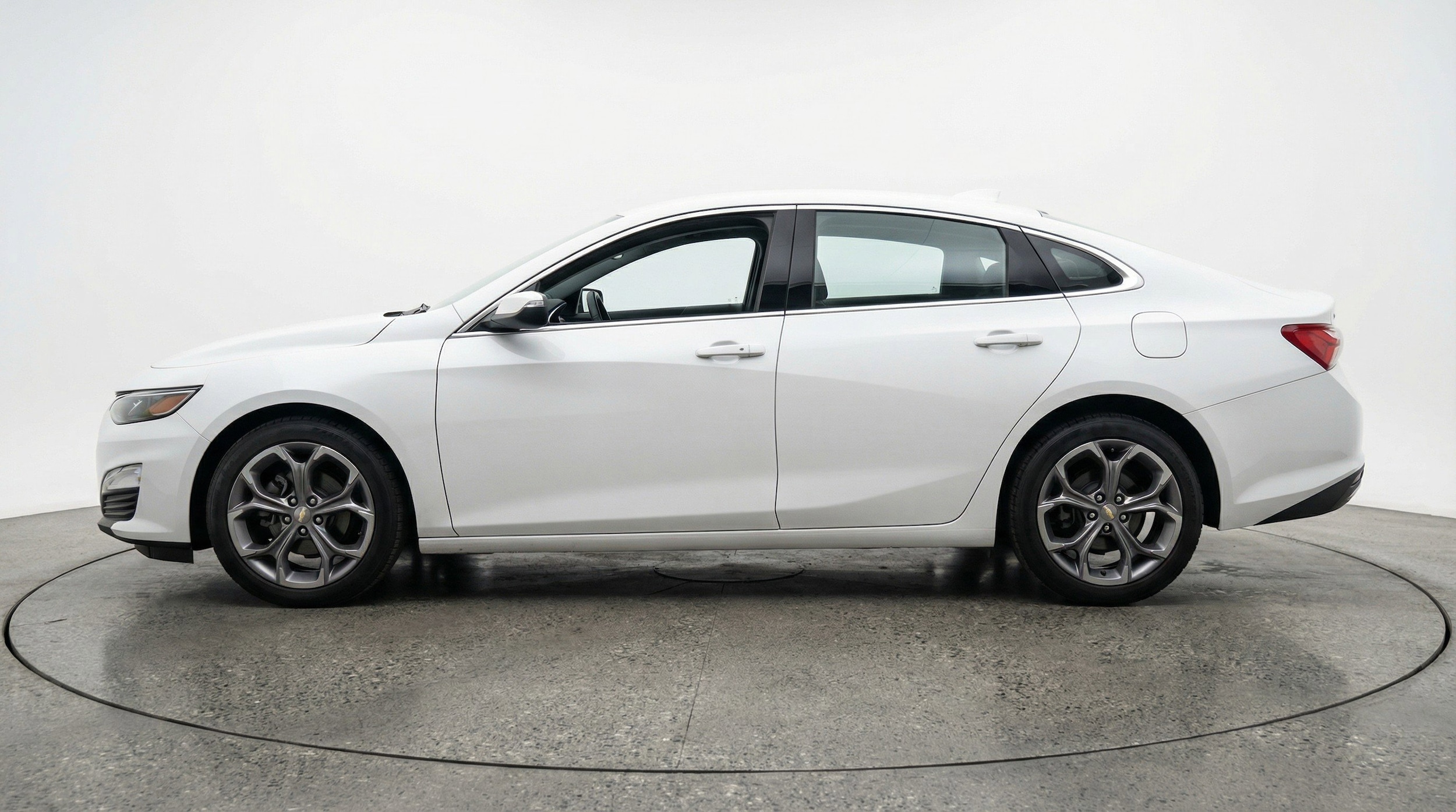 Thumbnail: 2024 Chevrolet Malibu - 5