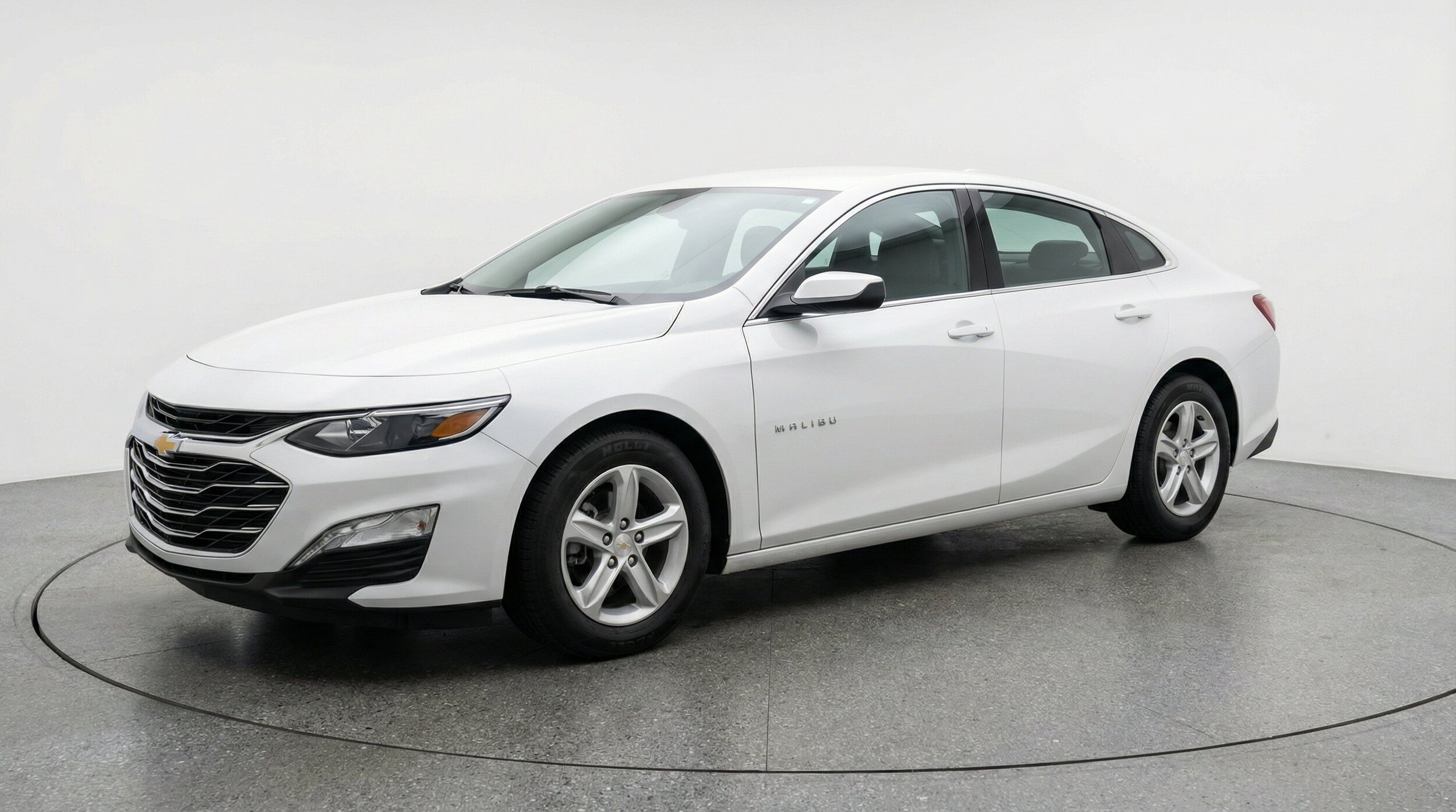 Thumbnail: 2024 Chevrolet Malibu - 3