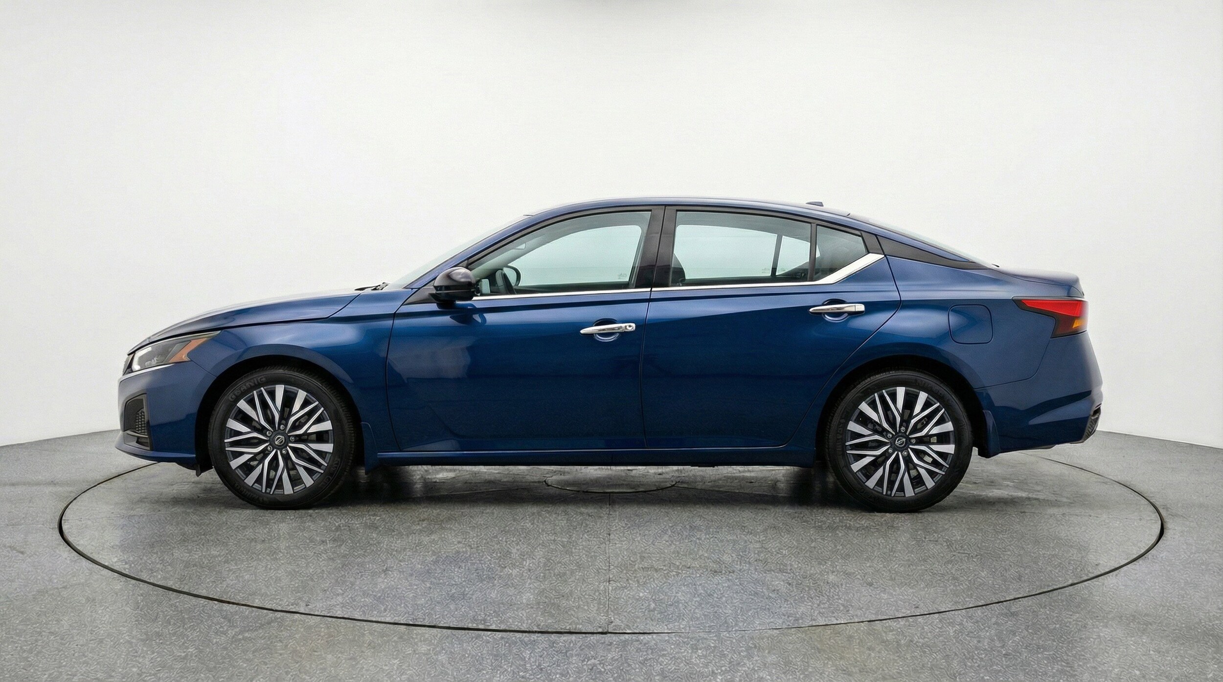 Thumbnail: 2025 Nissan Altima - 5