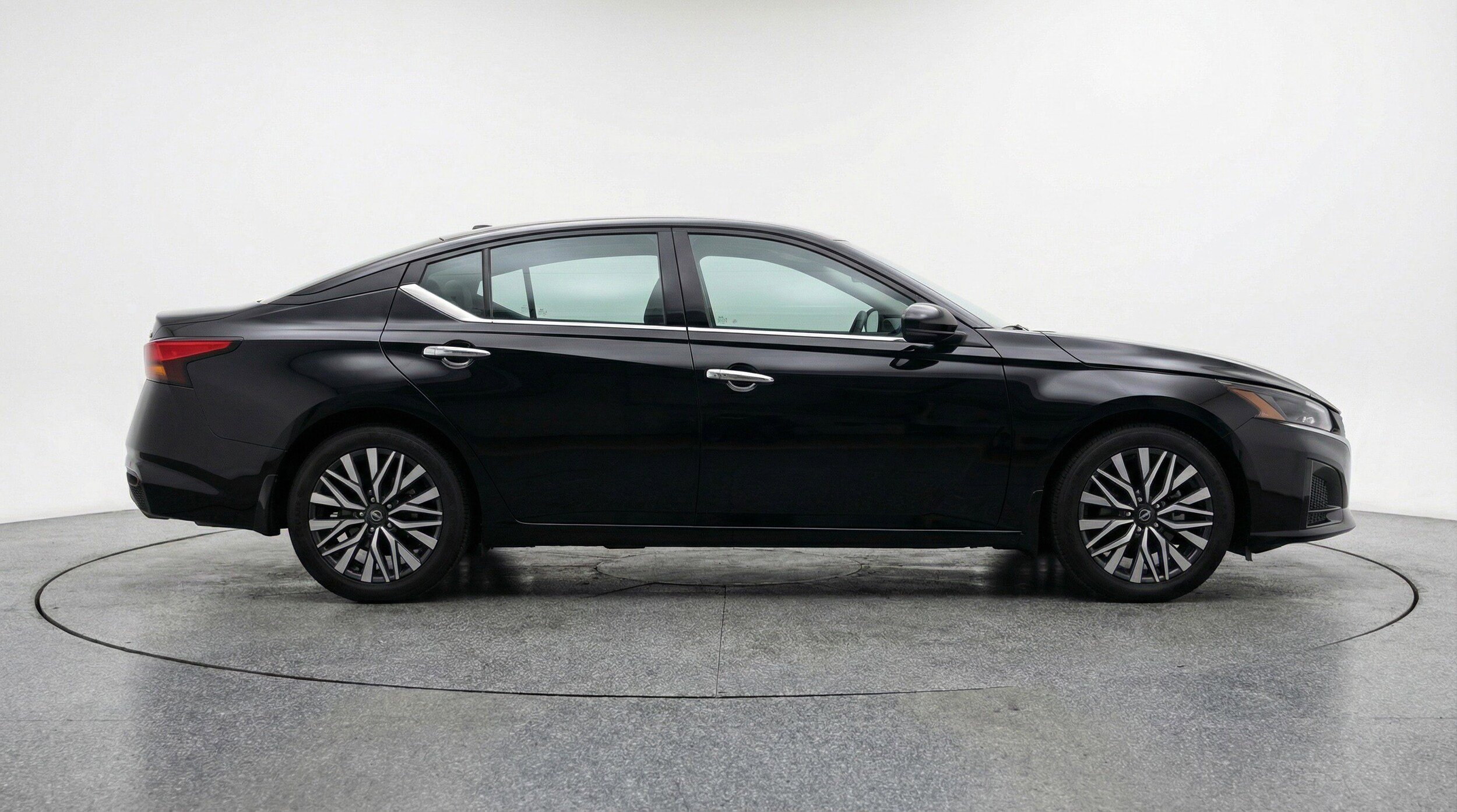 Thumbnail: 2025 Nissan Altima - 11
