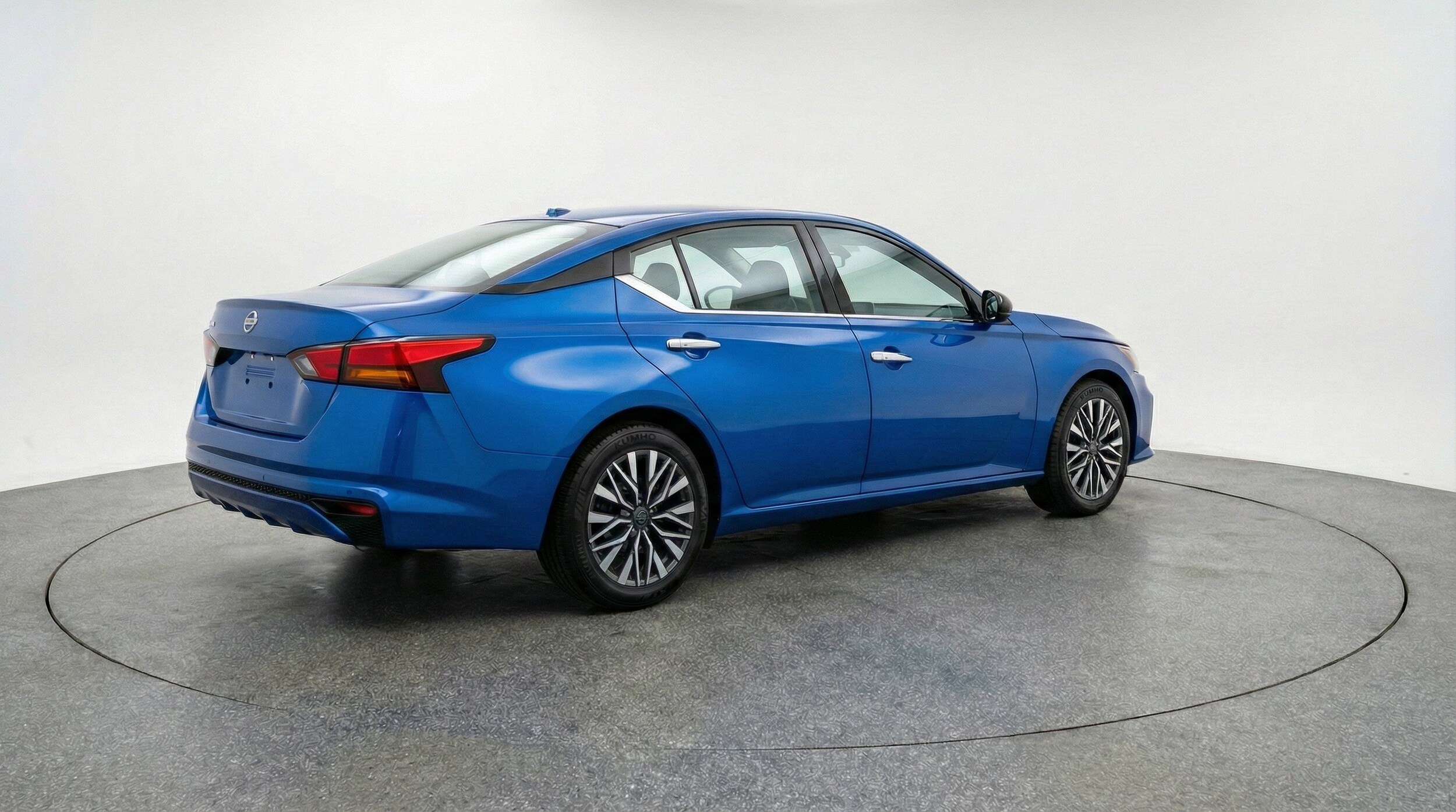 Thumbnail: 2025 Nissan Altima - 9