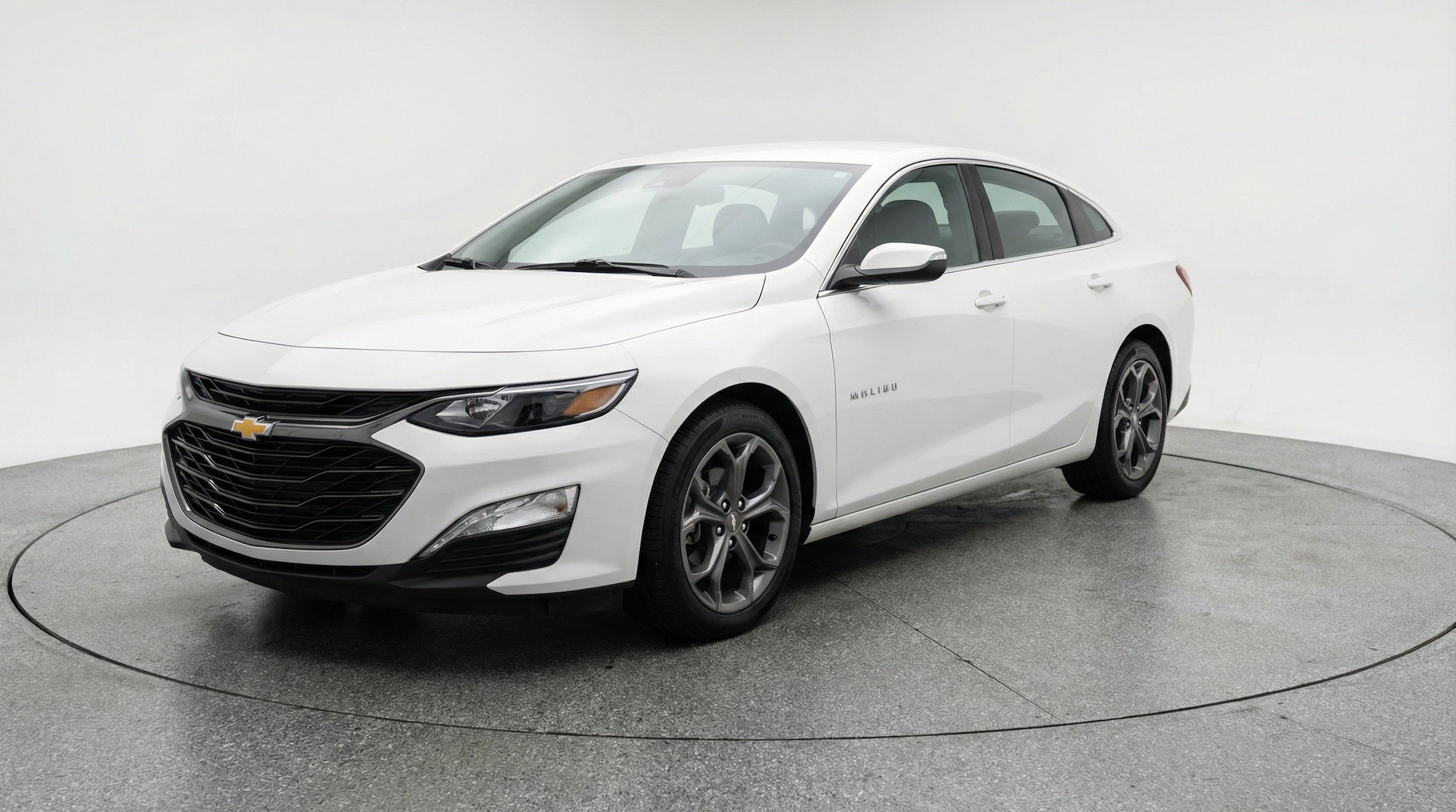 Thumbnail: 2024 Chevrolet Malibu - 3