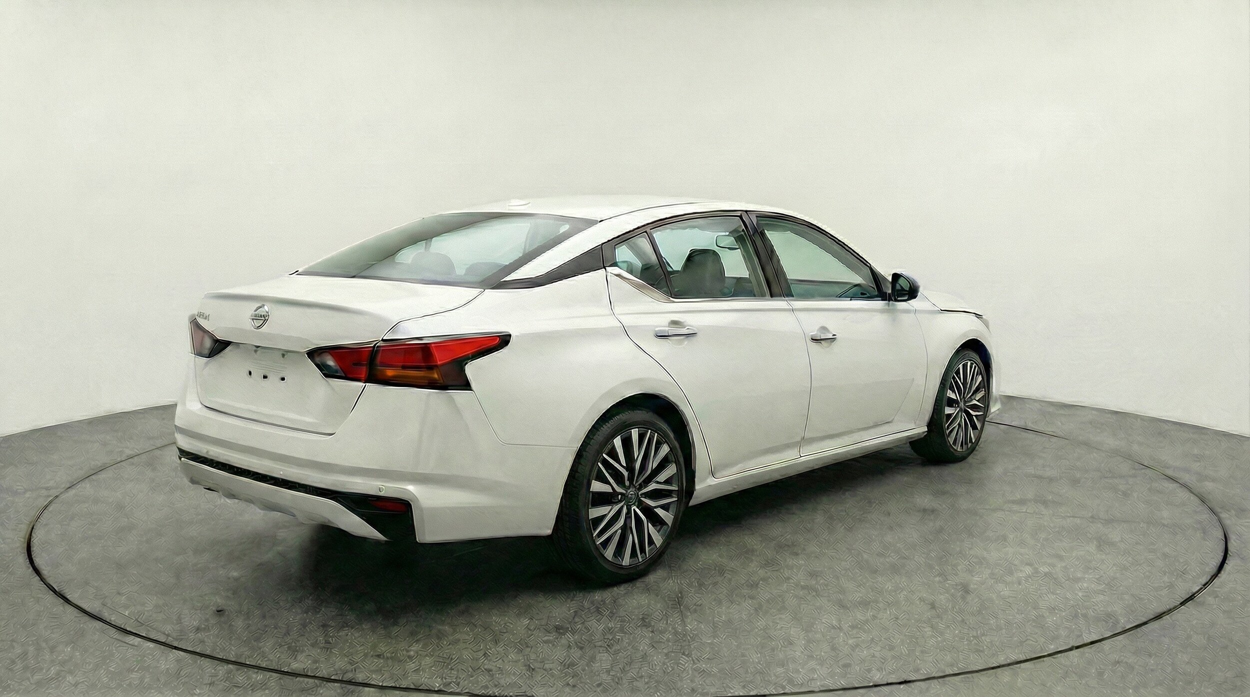 Thumbnail: 2025 Nissan Altima - 9